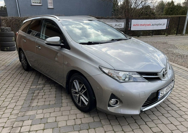 Toyota Auris cena 47900 przebieg: 105000, rok produkcji 2014 z Gniewkowo małe 277